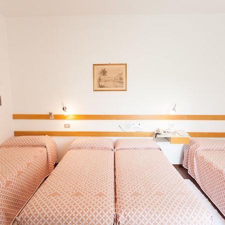 Hotel Rossini Tabiano Terme Exteriér fotografie