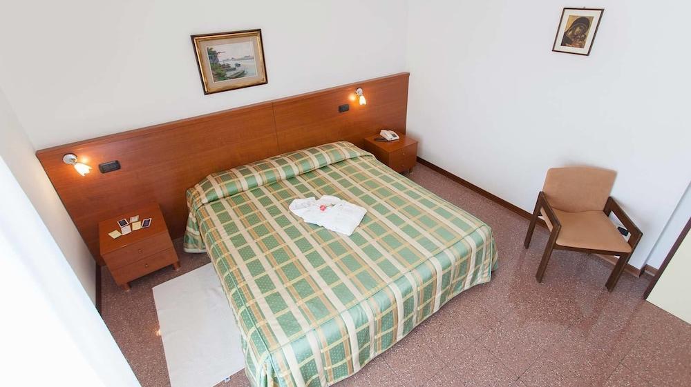 Hotel Rossini Tabiano Terme Exteriér fotografie