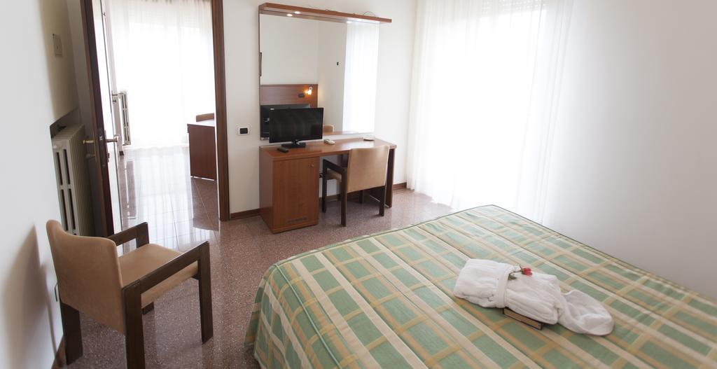 Hotel Rossini Tabiano Terme Exteriér fotografie