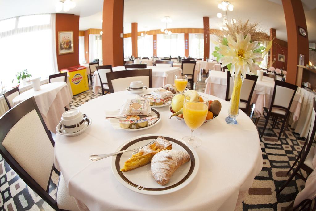 Hotel Rossini Tabiano Terme Exteriér fotografie