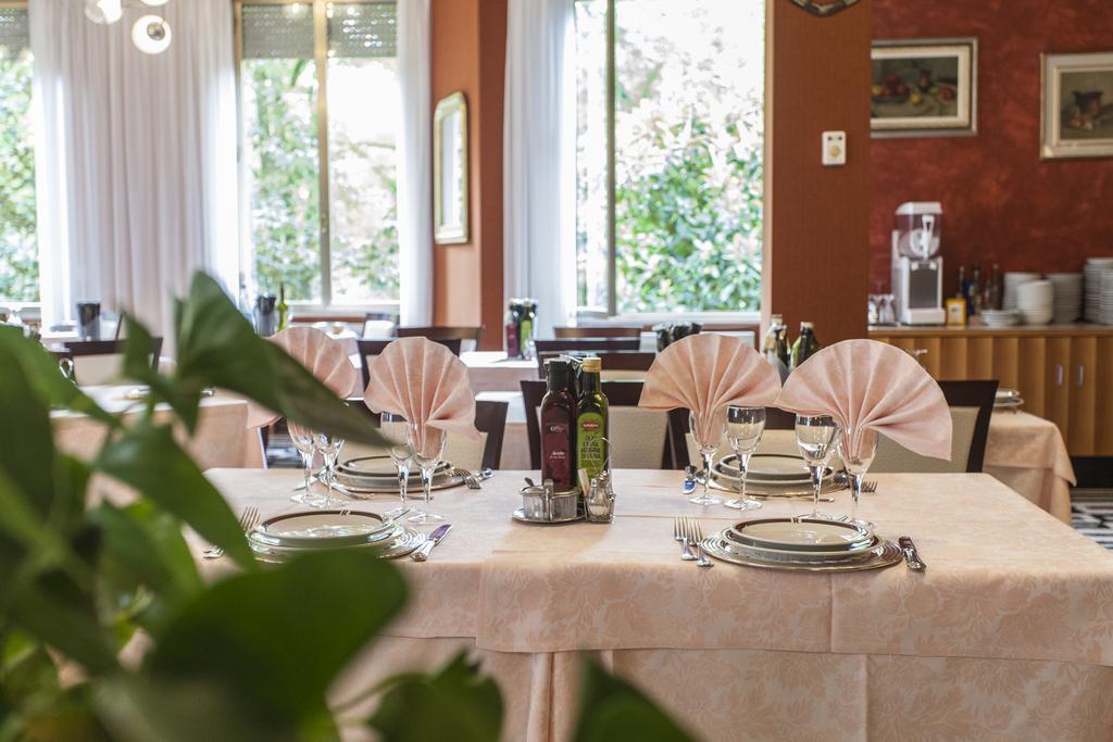 Hotel Rossini Tabiano Terme Exteriér fotografie