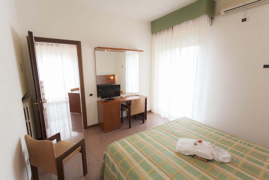 Hotel Rossini Tabiano Terme Exteriér fotografie