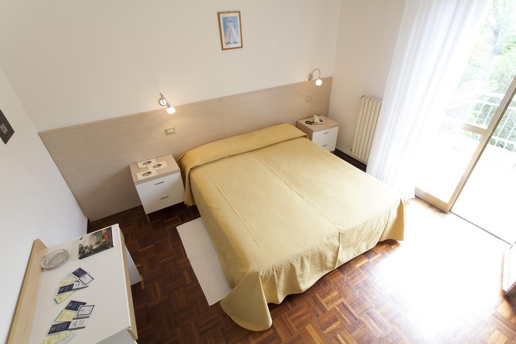 Hotel Rossini Tabiano Terme Exteriér fotografie