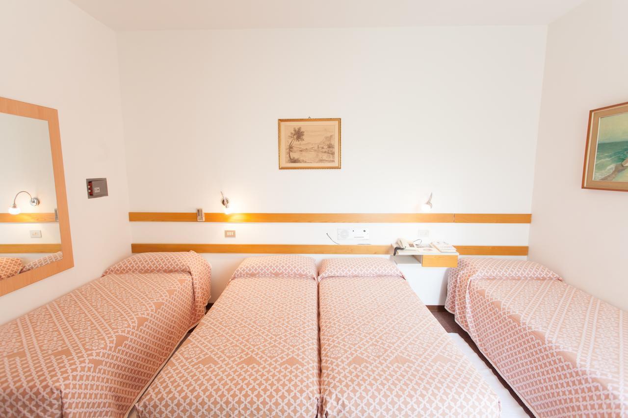 Hotel Rossini Tabiano Terme Exteriér fotografie
