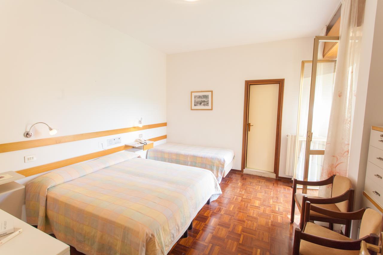 Hotel Rossini Tabiano Terme Exteriér fotografie