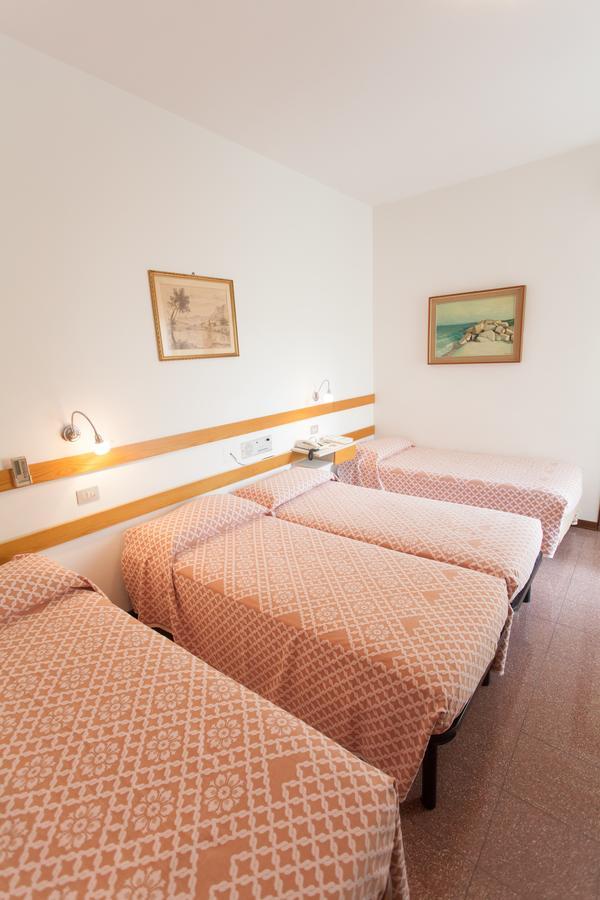Hotel Rossini Tabiano Terme Exteriér fotografie