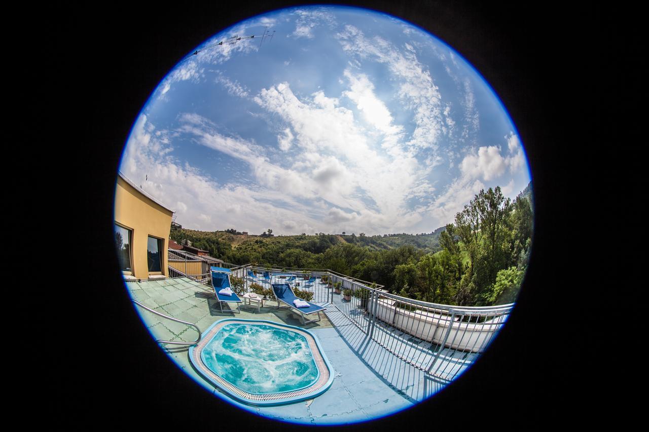 Hotel Rossini Tabiano Terme Exteriér fotografie